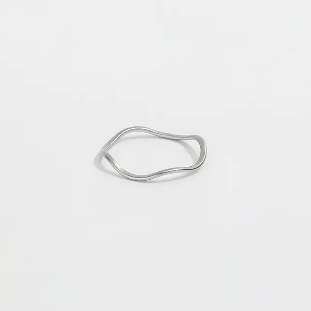 Dainty Wave Ring